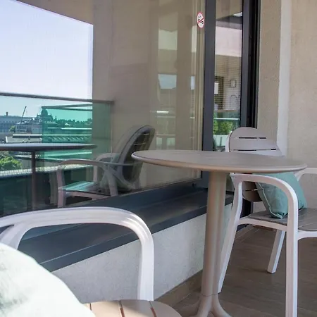Apartamento Inpoint 2-rooms With Bath, Balcony, Parking And View - Wawel Castle