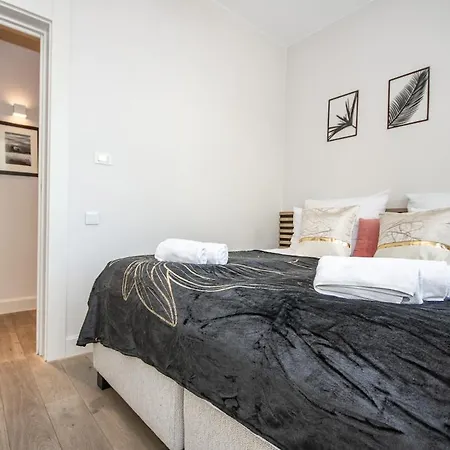 Inpoint 2-rooms With Bath, Balcony, Parking And View - Wawel Castle Apartment