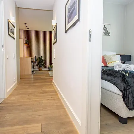 Inpoint 2-rooms With Bath, Balcony, Parking And View - Wawel Castle Krakow