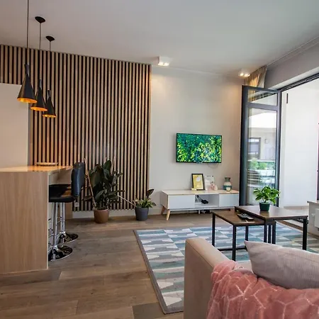 Inpoint 2-rooms With Bath, Balcony, Parking And View - Wawel Castle Апартаменты Краков