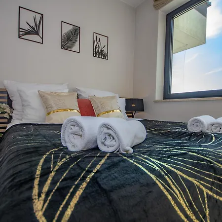 Inpoint 2-rooms With Bath, Balcony And View - Wawel Castle *