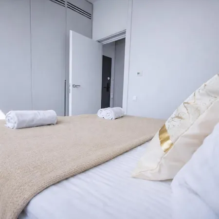 Inpoint 2-rooms With Bath, Balcony And View - Wawel Castle Apartman *
